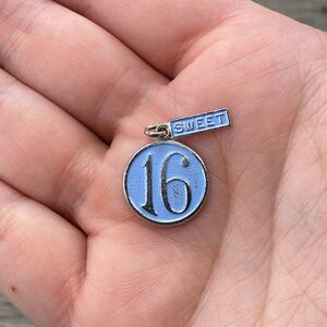 Vintage Wells 925 Sterling Silver Enamel "Sweet 16" Pendant Bracelet Charm